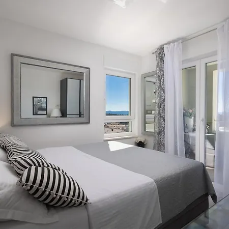 Luxury Penthouse With Jacuzzi, Panoramic View