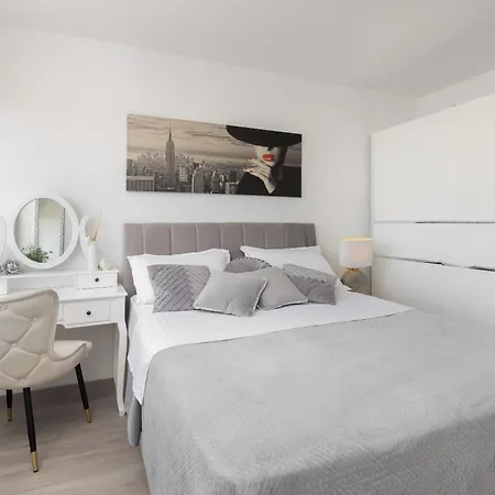 Luxury Penthouse With Jacuzzi, Panoramic View