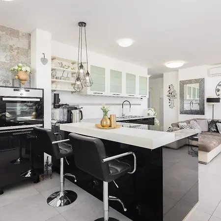 Luxury Penthouse With Jacuzzi, Panoramic View Appartement