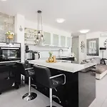 Luxury Penthouse With Jacuzzi, Panoramic View Appartement