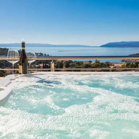 Luxury Penthouse With Jacuzzi, Panoramic View Apartment