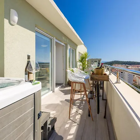 Apartman Luxury Penthouse With Jacuzzi, Panoramic View *