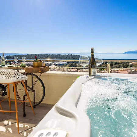 Luxury Penthouse With Jacuzzi, Panoramic View Apartman *
