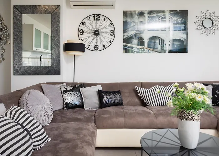 Luxury Penthouse With Jacuzzi, Panoramic View شقة *