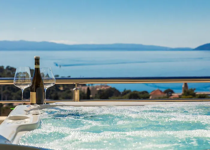 Luxury Penthouse With Jacuzzi, Panoramic View Apartmán Makarská