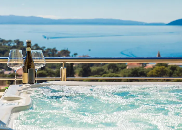 Luxury Penthouse With Jacuzzi, Panoramic View ماكارسكا