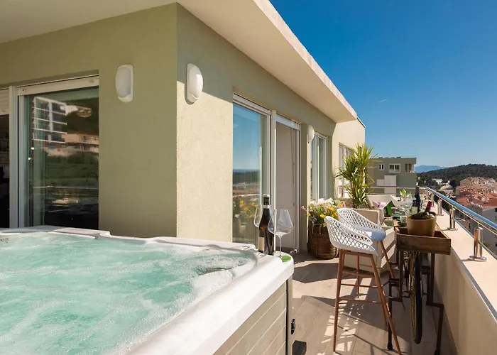 Apartmán Luxury Penthouse With Jacuzzi, Panoramic View Makarská