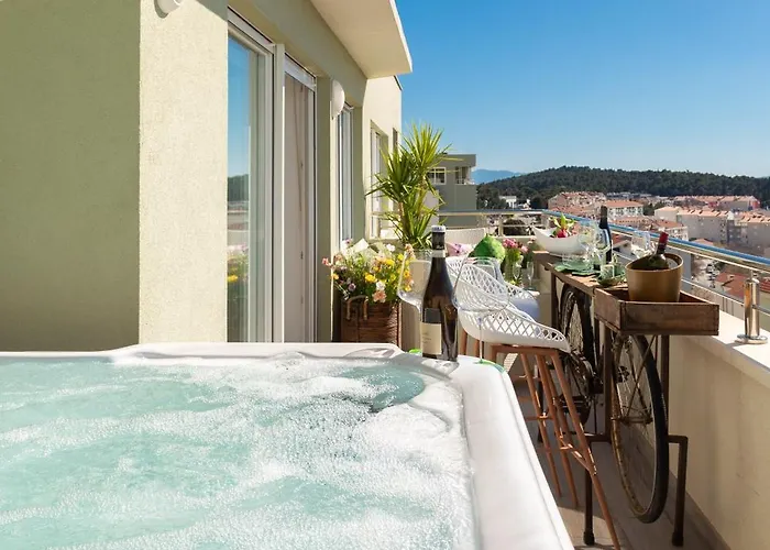 Luxury Penthouse With Jacuzzi, Panoramic View Apartmán