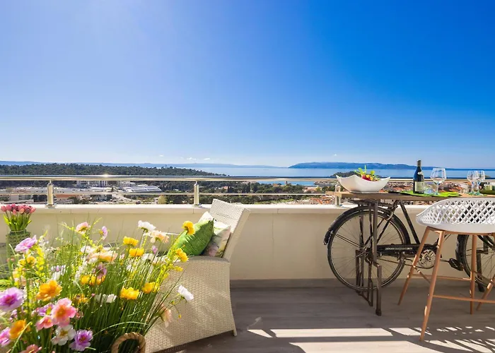 Luxury Penthouse With Jacuzzi, Panoramic View شقة ماكارسكا