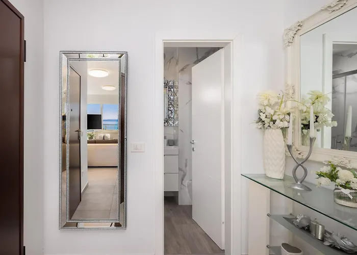 شقة Luxury Penthouse With Jacuzzi, Panoramic View ماكارسكا