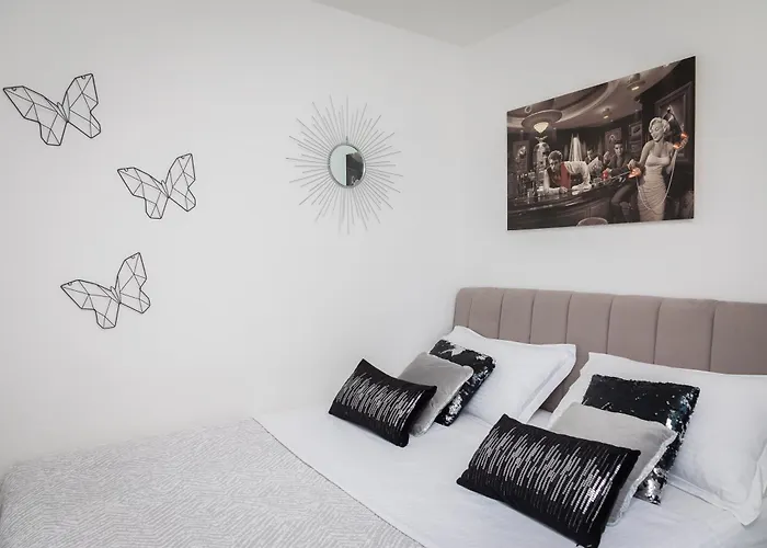 شقة Luxury Penthouse With Jacuzzi, Panoramic View ماكارسكا