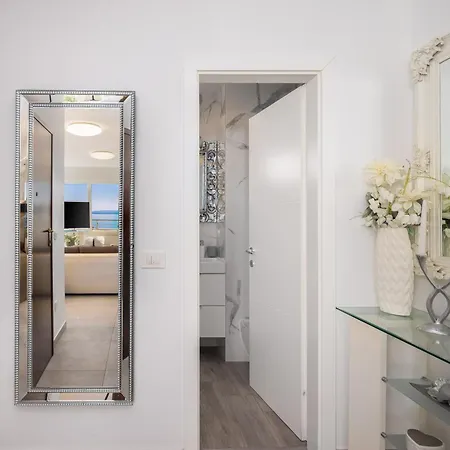Lejlighed Luxury Penthouse With Jacuzzi, Panoramic View Makarska