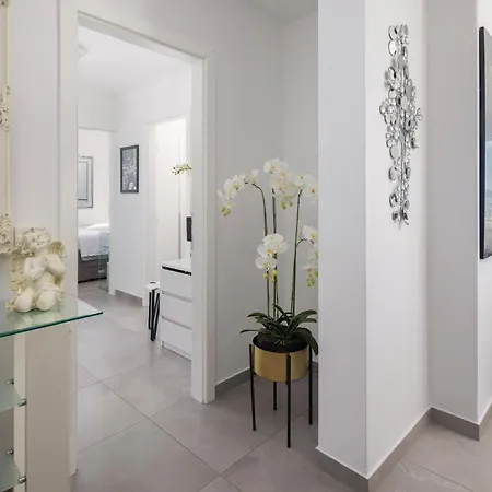 Lejlighed Luxury Penthouse With Jacuzzi, Panoramic View